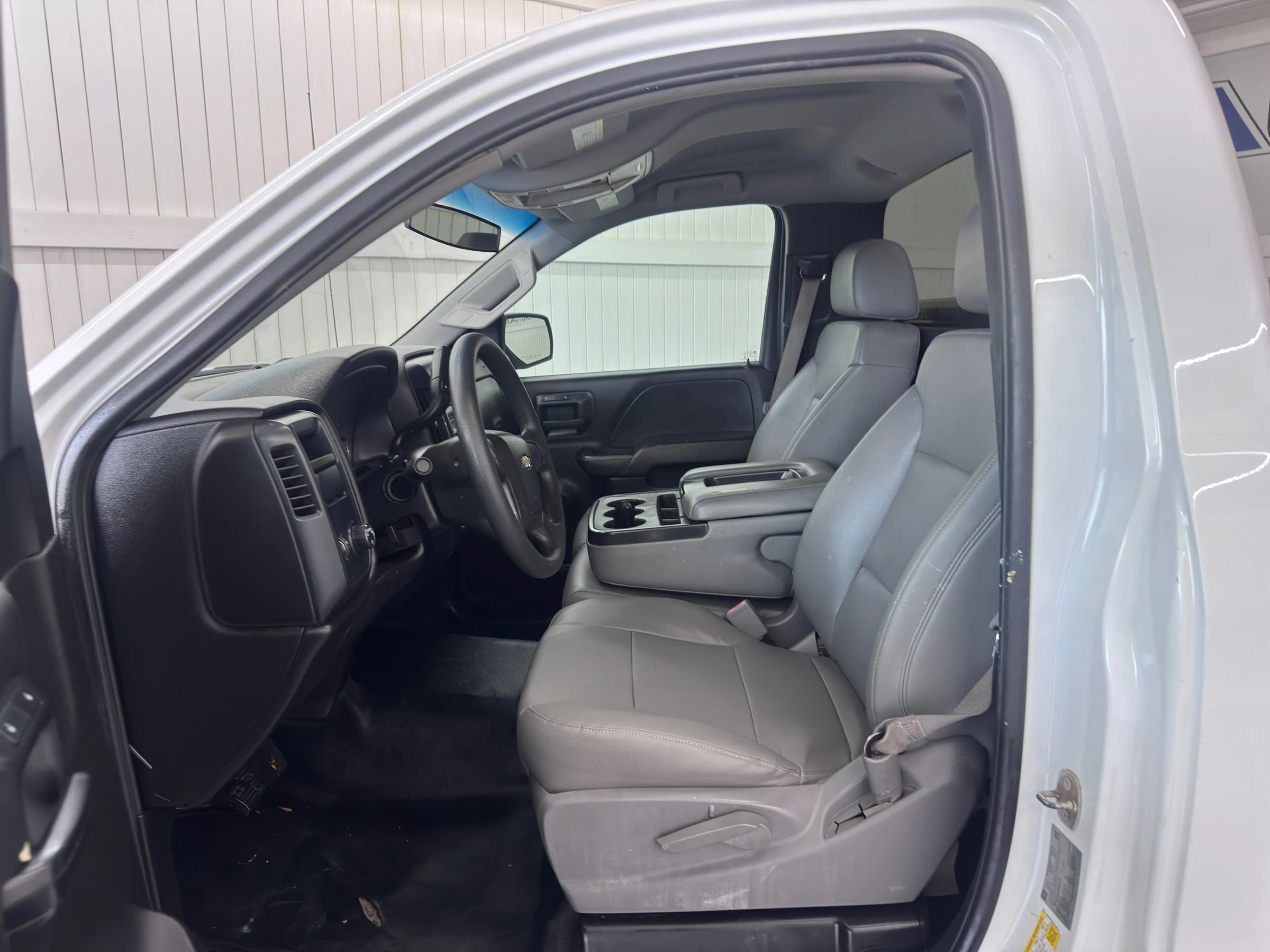 Used 2016 Chevrolet Silverado 1500 W/T RWD image 9