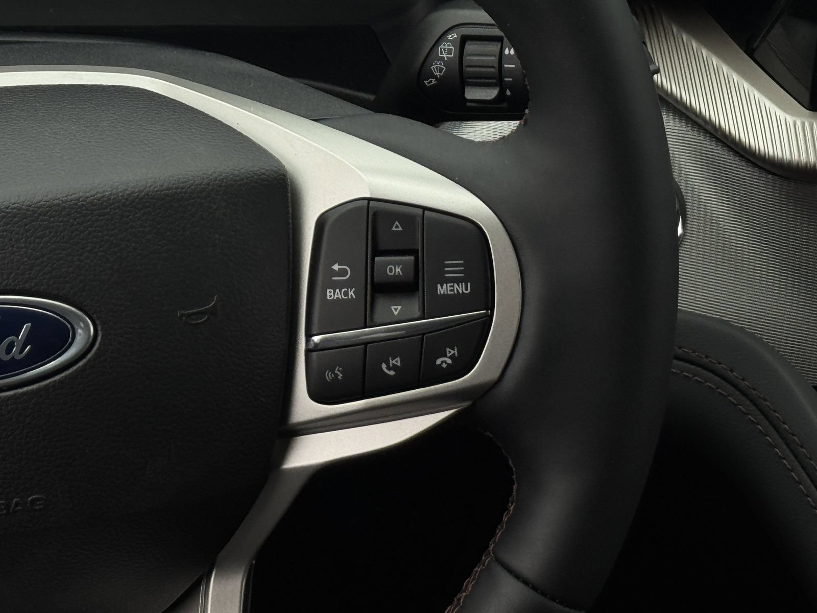 New 2026 Ford Explorer Active RWD image 14