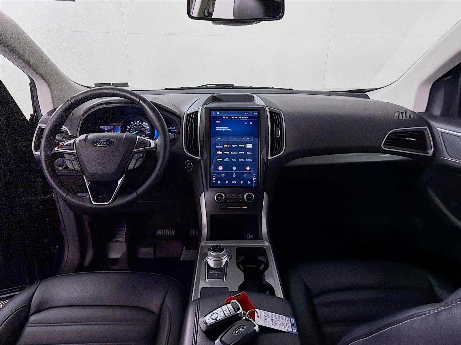 Used 2024 Ford Edge SEL w/ Convenience Package AWD/4WD image 4