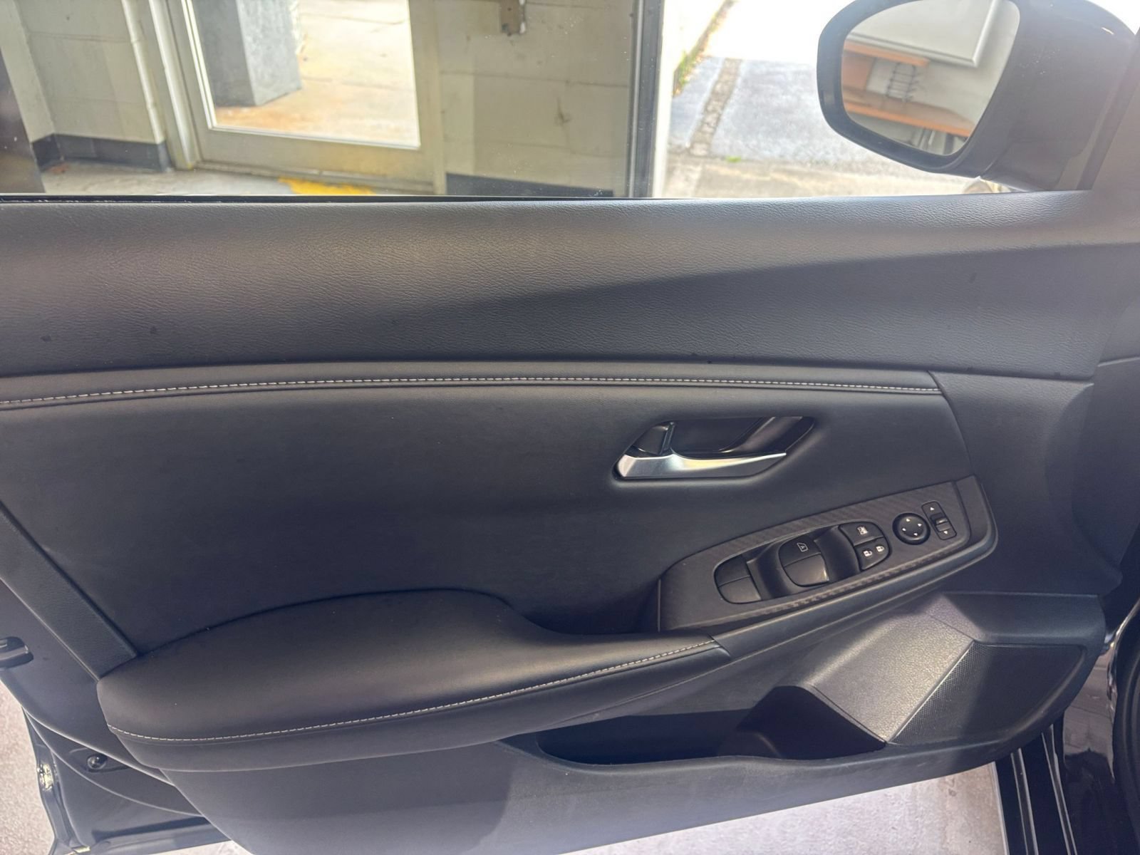 Used 2025 Nissan Sentra SV FWD image 18