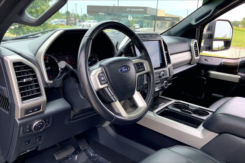 Used 2022 Ford F250 Lariat w/ Black Appearance Package AWD/4WD image 13