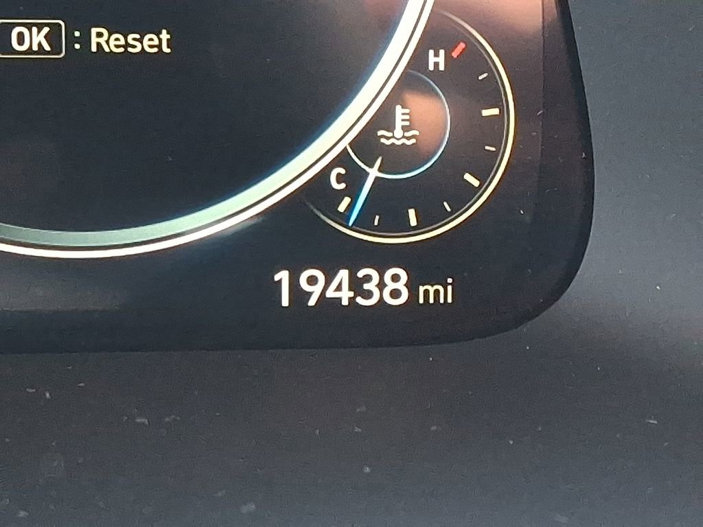 Used 2022 Hyundai Sonata Limited w/ Preferred Accessory Package image 5