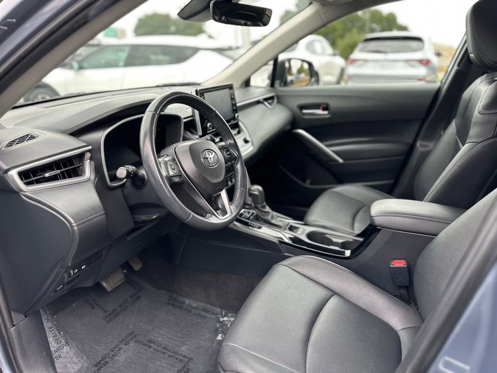 Used 2022 Toyota Corolla Cross XLE w/ Convenience Package FWD image 8