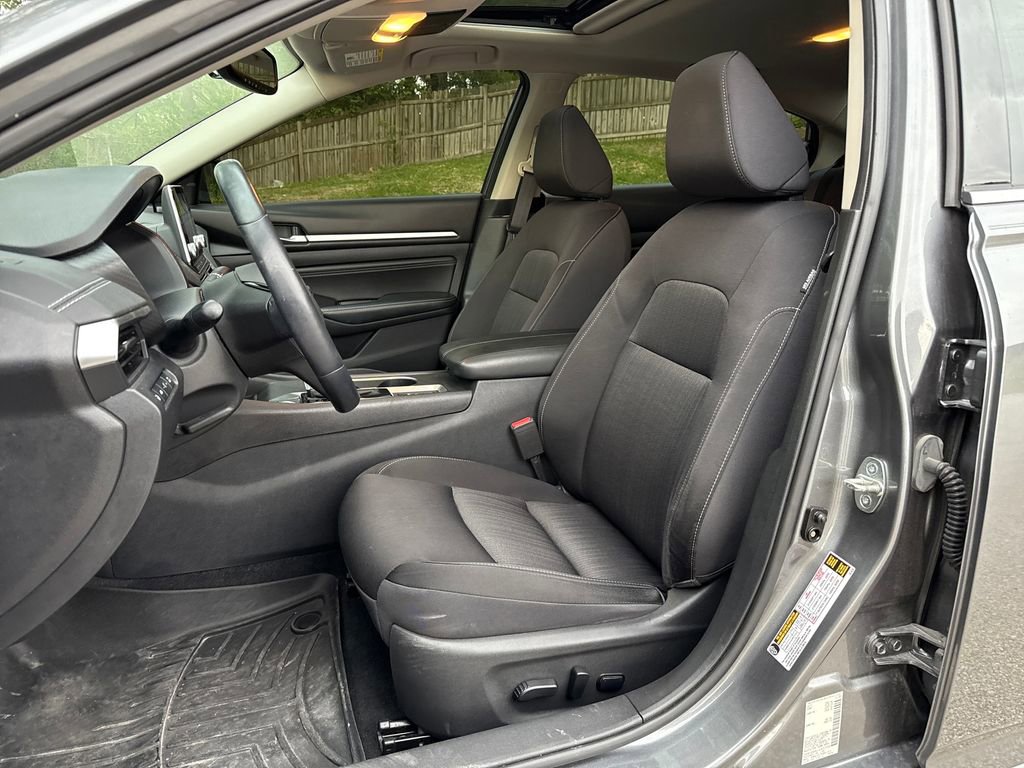 Used 2019 Nissan Altima 2.5 SV FWD image 11