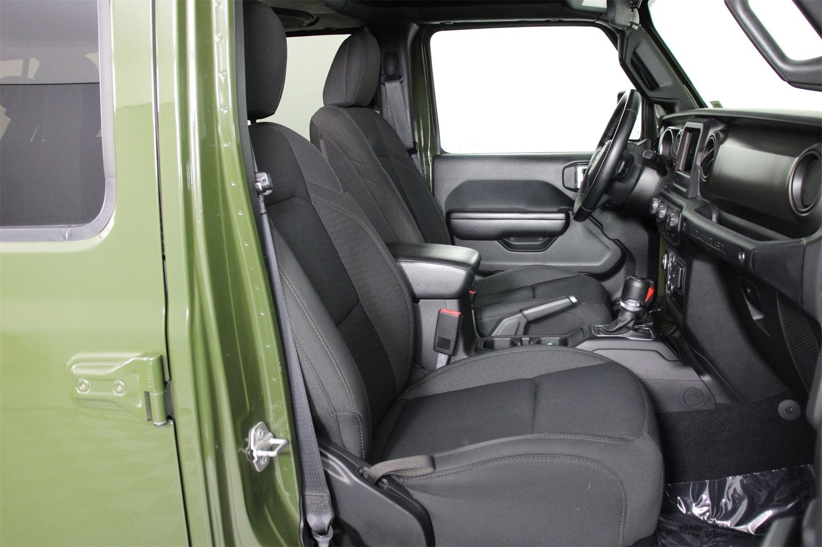 Used 2021 Jeep Wrangler Unlimited Sport image 27