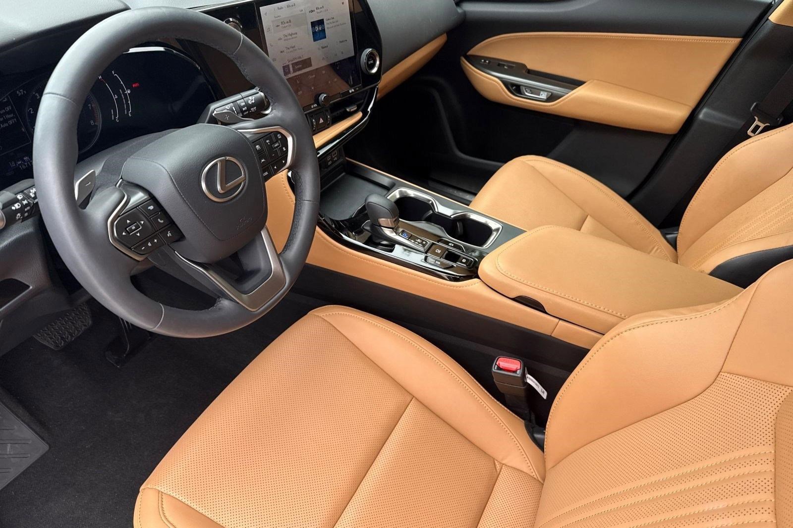 Certified 2024 Lexus NX 250 FWD image 4