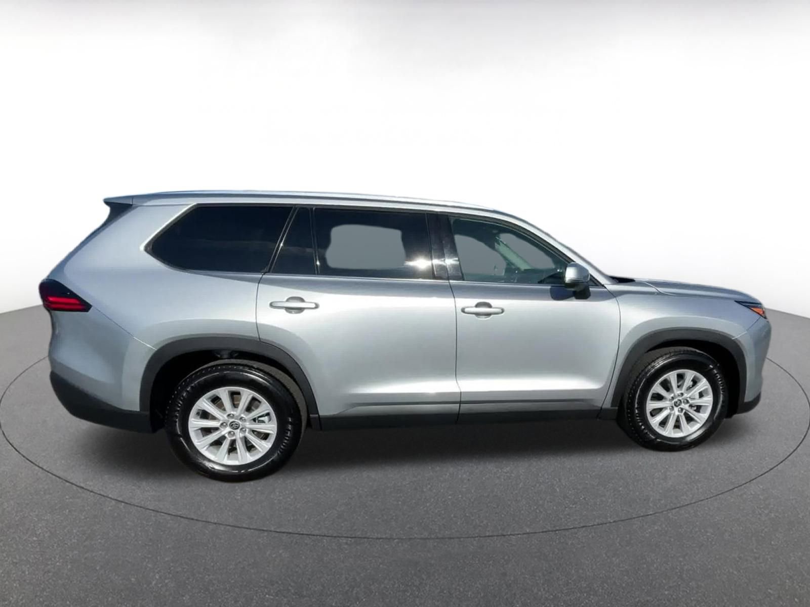 Used 2025 Toyota Grand Highlander FWD image 16