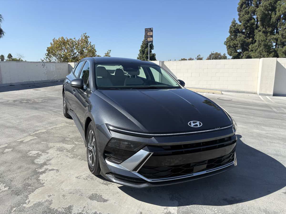 Used 2026 Hyundai Sonata Blue FWD image 32