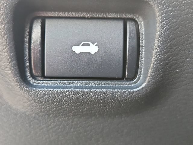 Used 2025 Nissan Sentra S FWD image 42