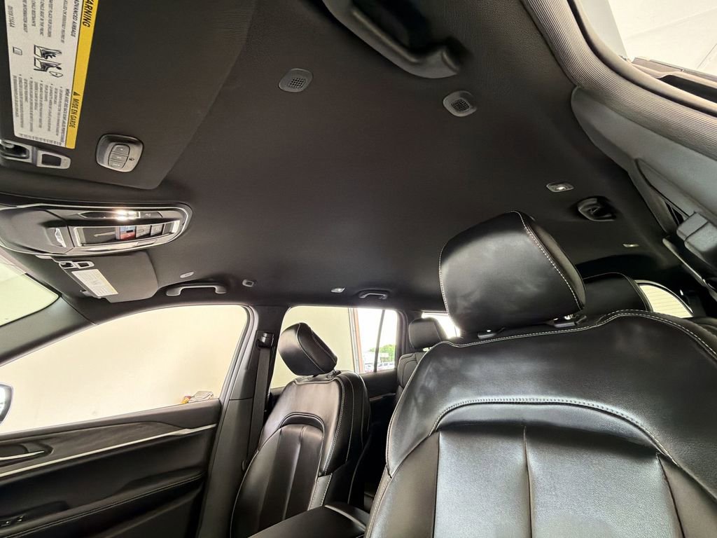 Used 2026 Jeep Grand Cherokee L Limited RWD image 19