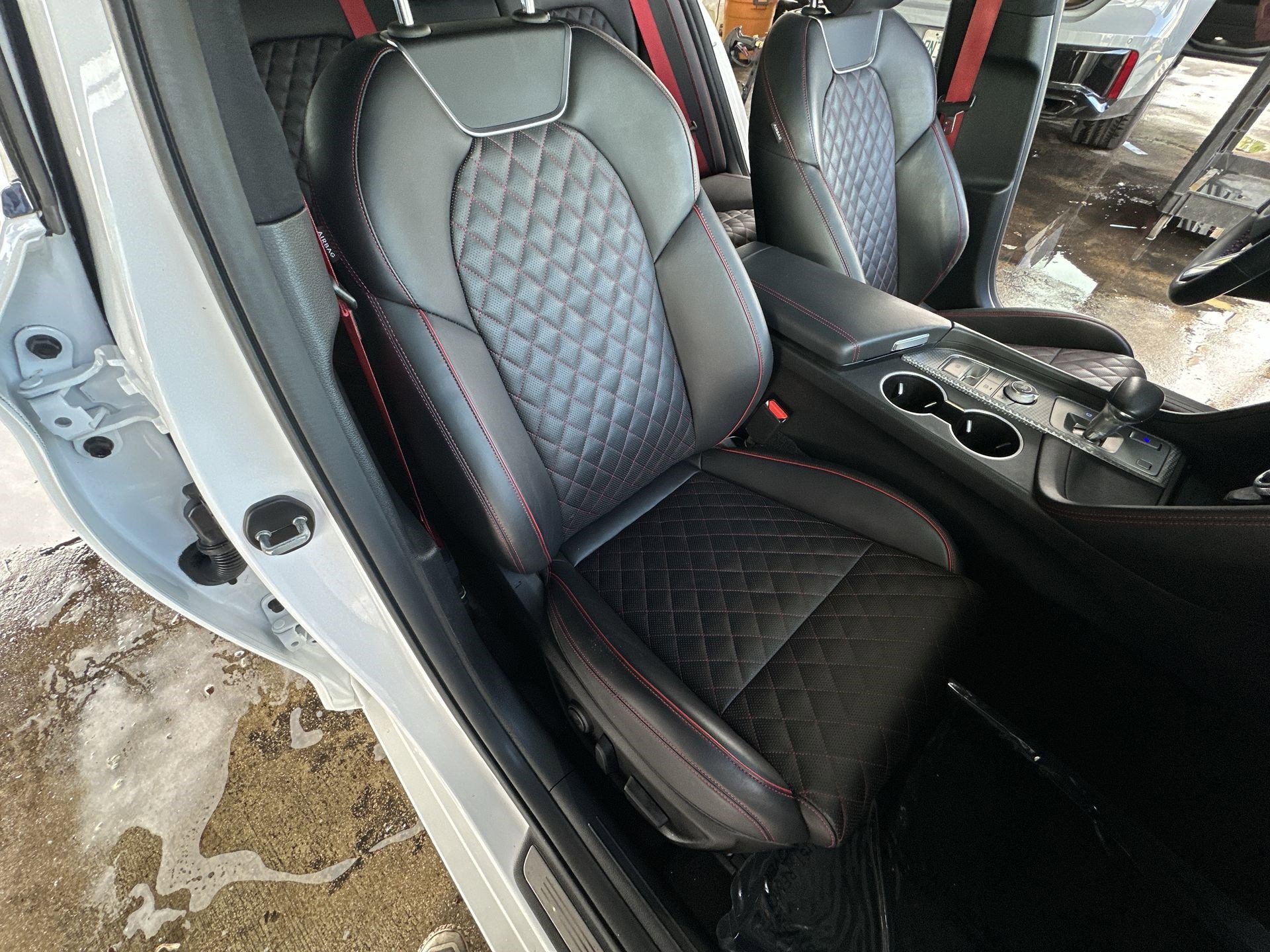 Used 2023 Genesis G70 3.3T w/ Sport Prestige Package image 28