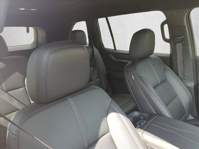 Used 2025 GMC Acadia Elevation w/ Elevation Premium Package FWD image 18