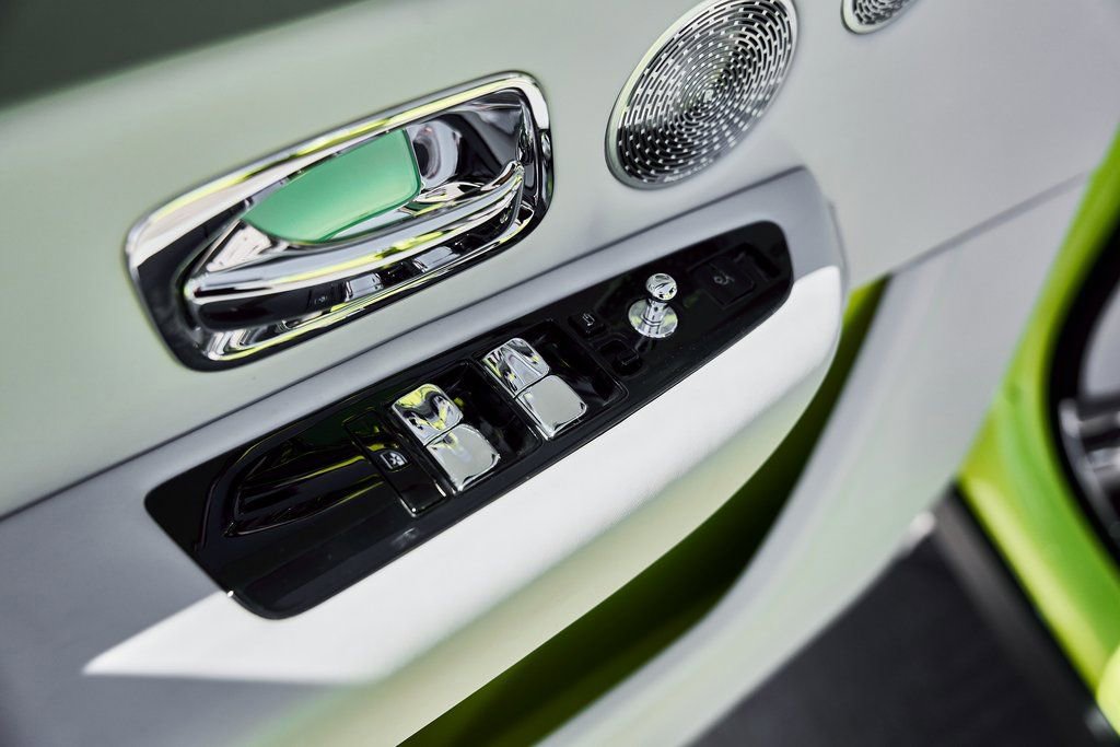 Used 2024 Rolls-Royce Cullinan image 42