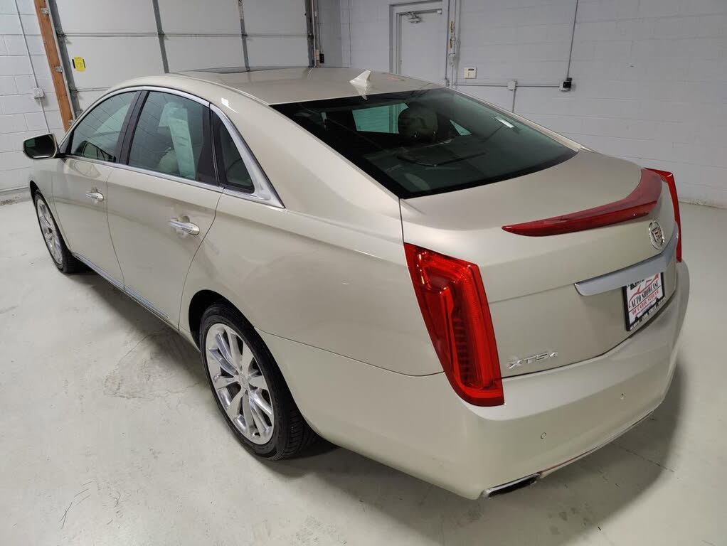 Used 2013 Cadillac XTS Luxury w/ Driver Awareness Package image 18