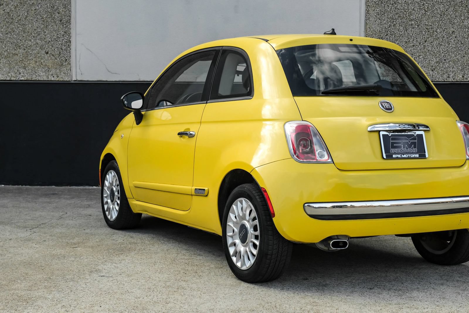 Used 2012 FIAT 500 Lounge FWD image 12