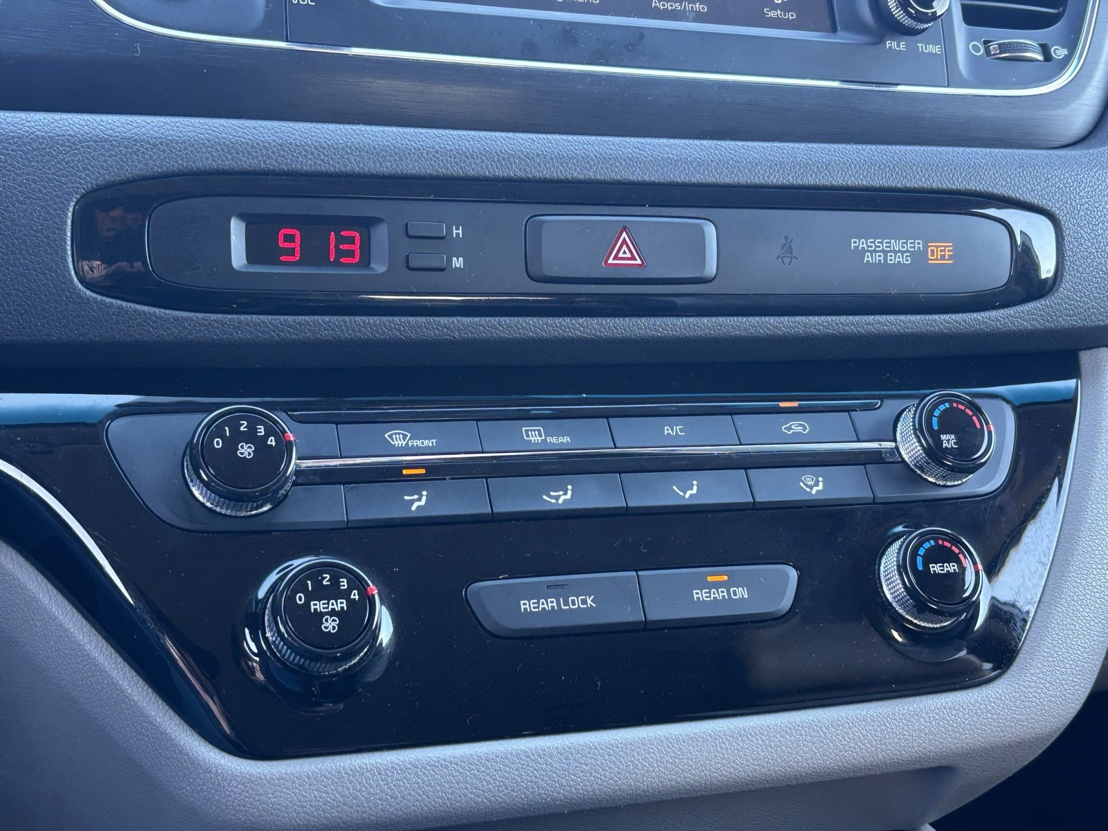 Used 2018 Kia Sedona LX w/ LX Essentials Premium Package image 21