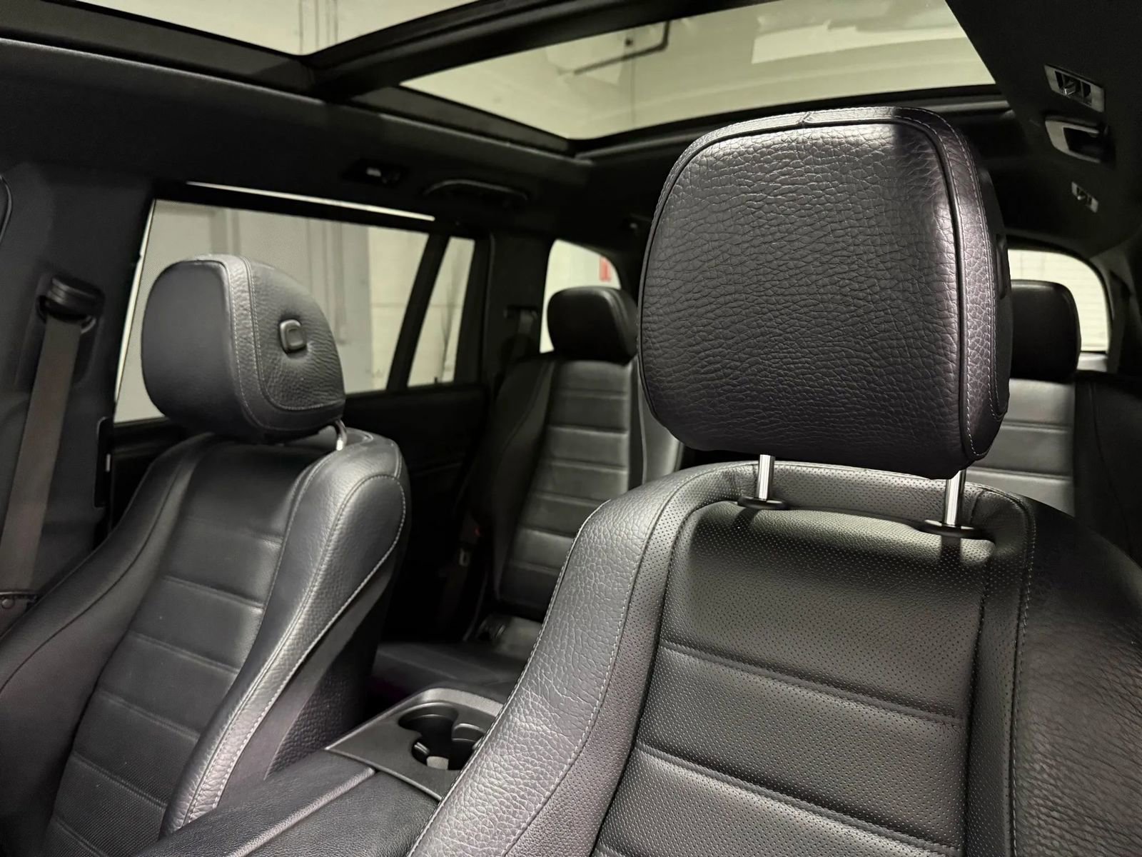 Used 2024 Mercedes-Benz GLS 450 4MATIC image 17