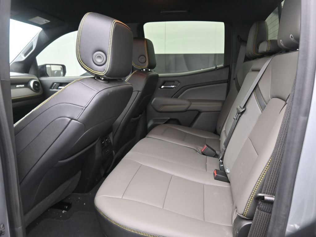 Used 2024 Chevrolet Colorado ZR2 w/ ZR2 Convenience Package III image 33