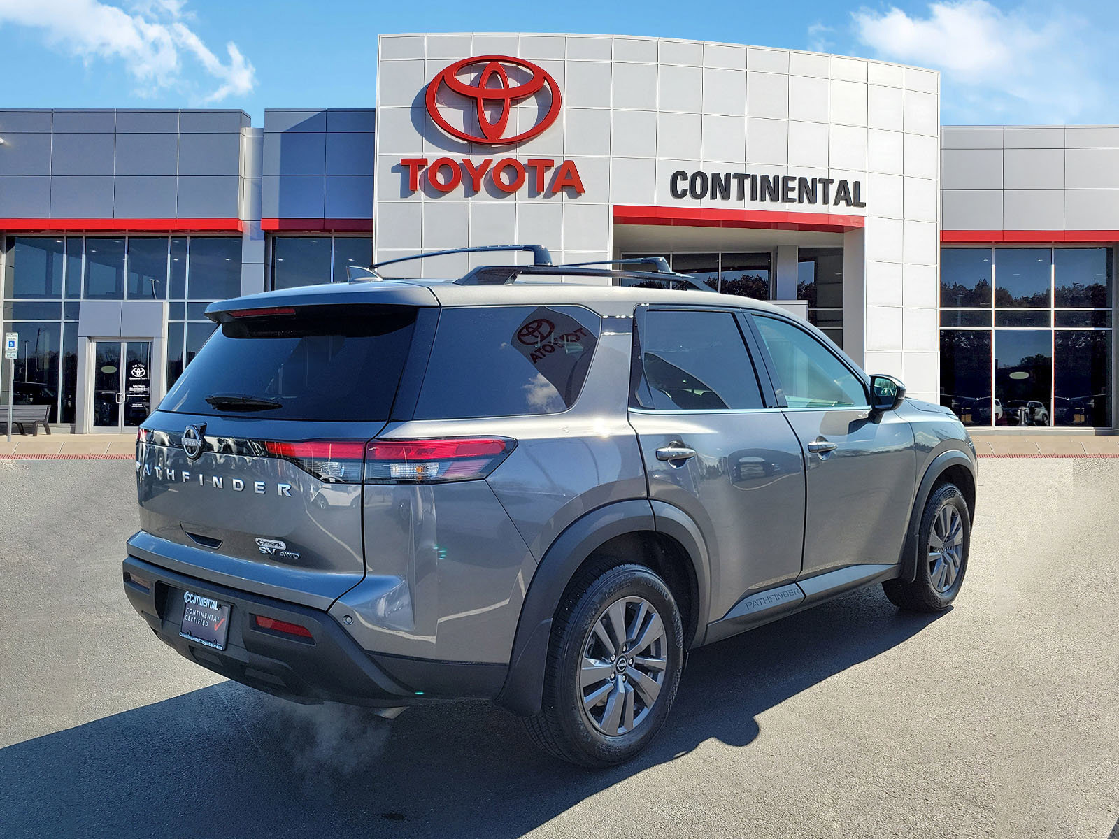 Used 2024 Nissan Pathfinder SV AWD/4WD image 5