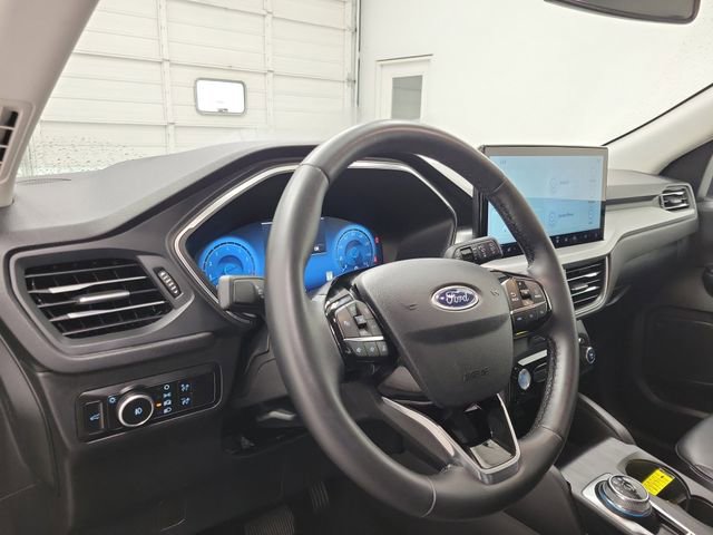 Certified 2025 Ford Escape Platinum AWD/4WD image 20