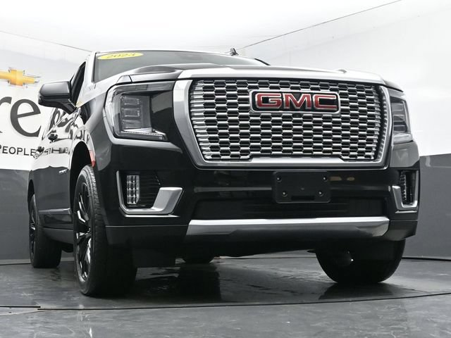 Used 2023 GMC Yukon XL Denali AWD/4WD image 3