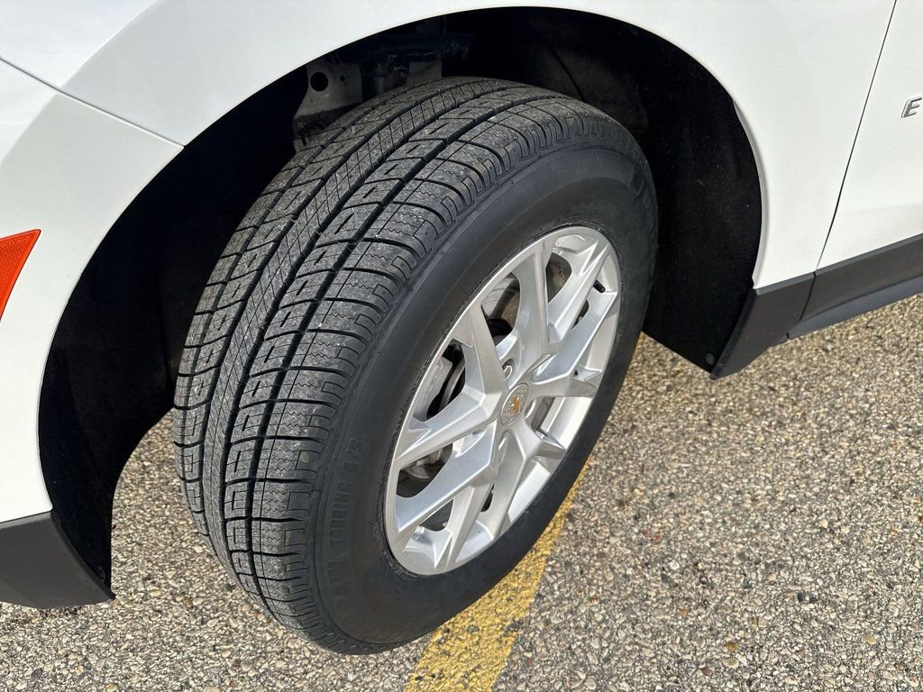 Certified 2024 Chevrolet Equinox LT AWD/4WD image 2