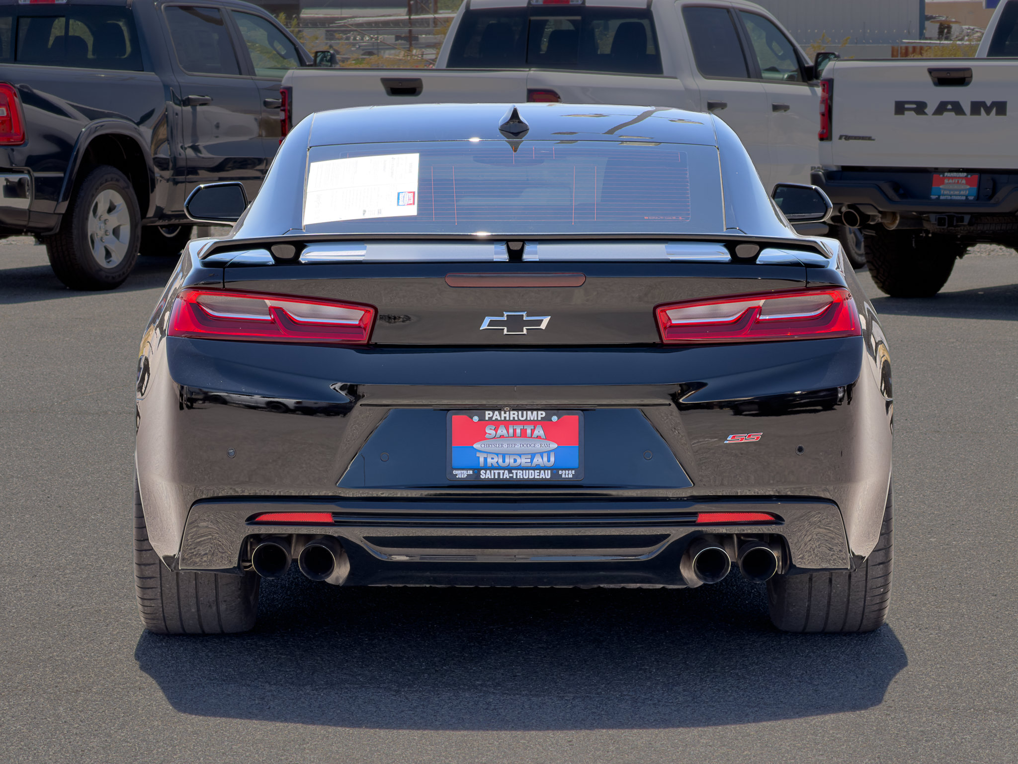Used 2017 Chevrolet Camaro SS RWD image 4