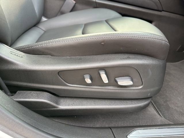 Certified 2023 Cadillac XT5 Premium Luxury AWD/4WD image 30