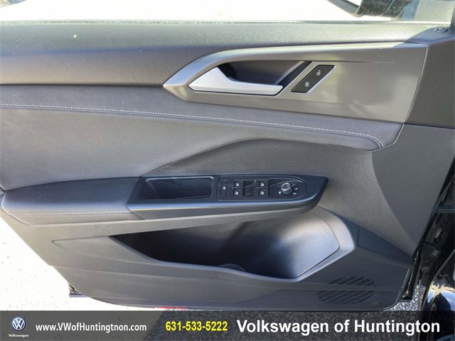 Certified 2025 Volkswagen Taos SE w/ Taos Adventure Package (SXB) image 14