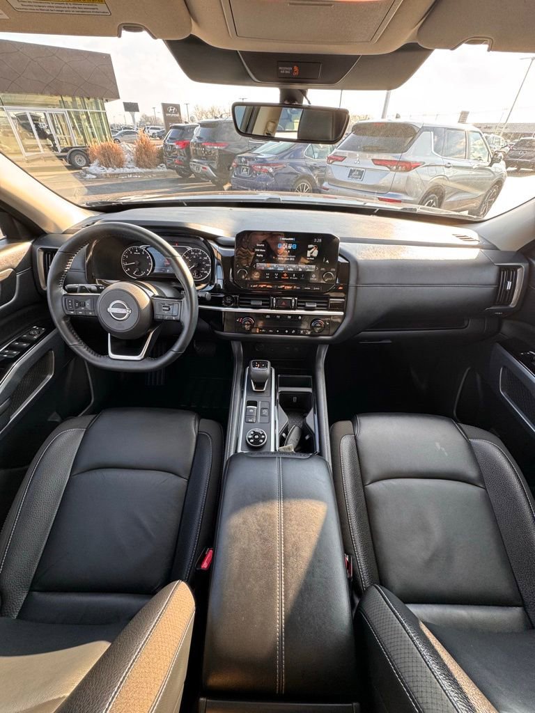Used 2025 Nissan Pathfinder SL image 20