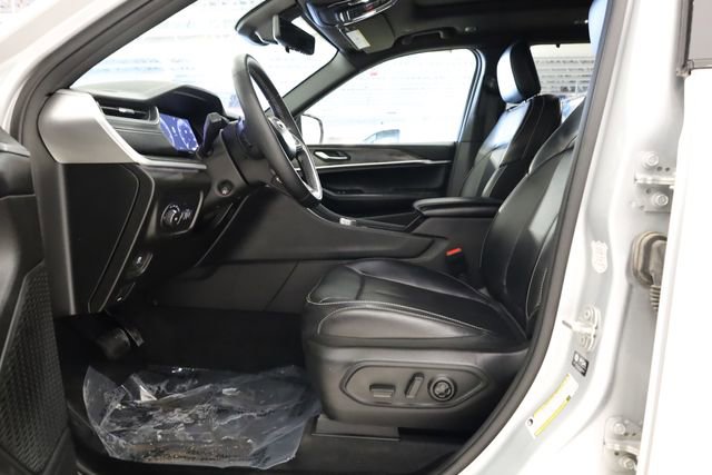 Used 2024 Jeep Grand Cherokee L Limited w/ Luxury Tech Group II image 12