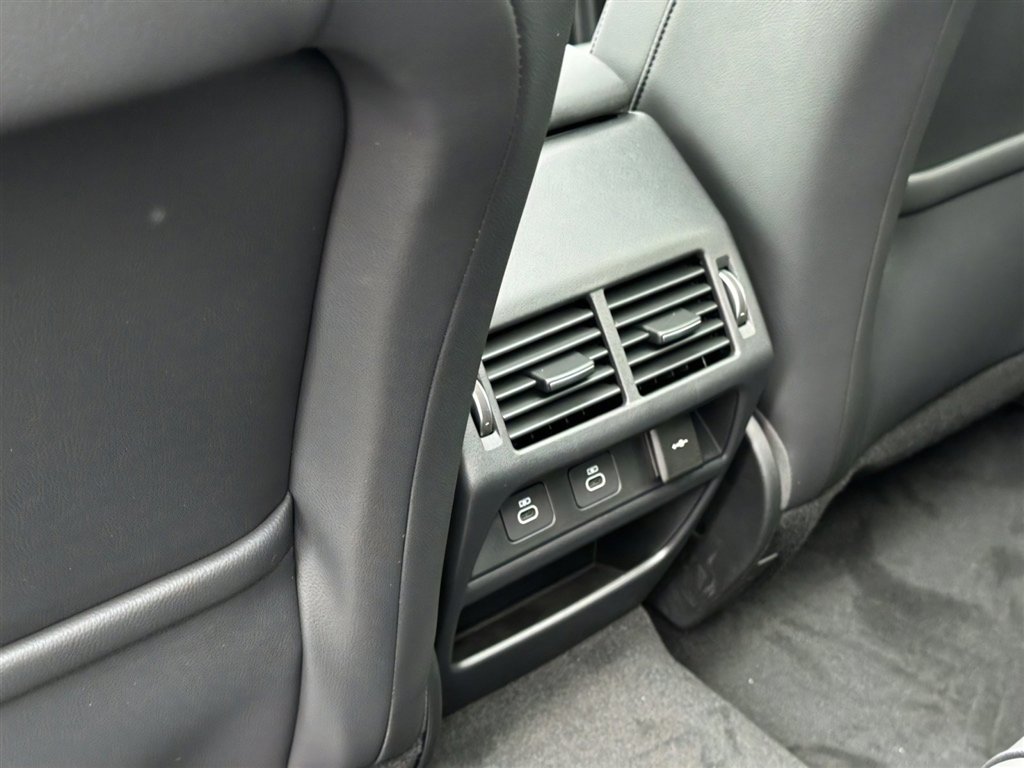 New 2025 Land Rover Discovery Sport S image 15