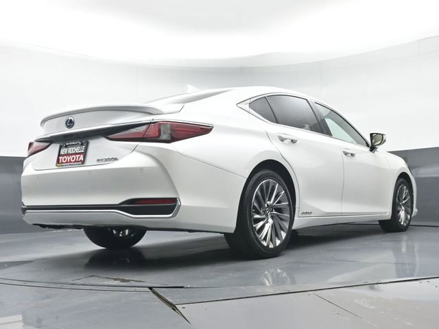 Used 2021 Lexus ES 300h w/ Accessory Package image 39