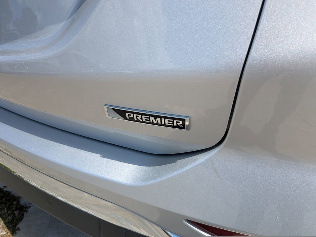 Used 2018 Chevrolet Equinox Premier FWD image 13