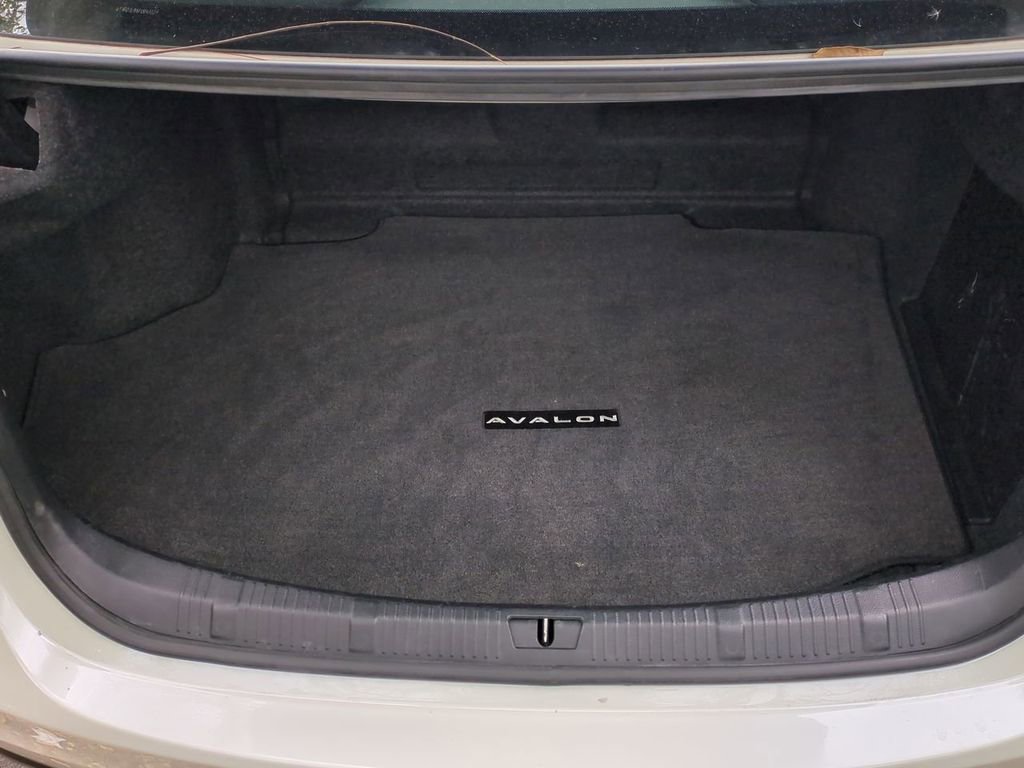 Used 2015 Toyota Avalon Limited image 12