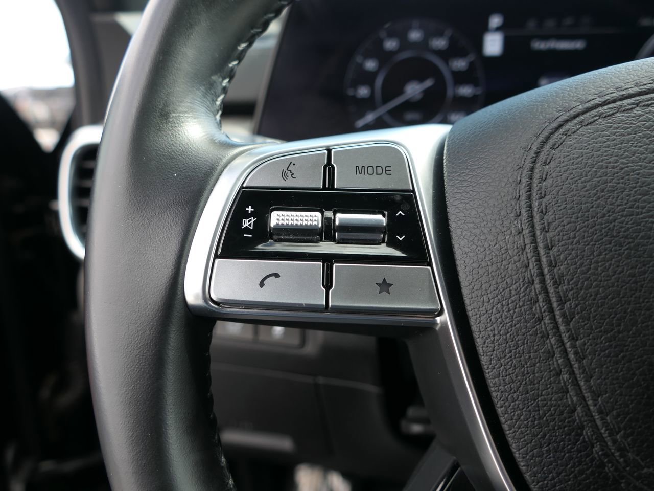 Certified 2023 Kia Telluride SX image 17