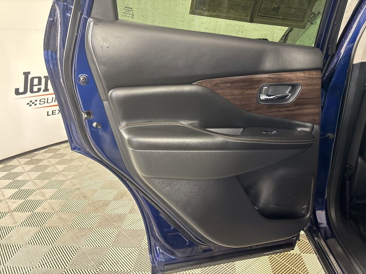 Used 2023 Nissan Murano Platinum w/ Cargo Package image 22