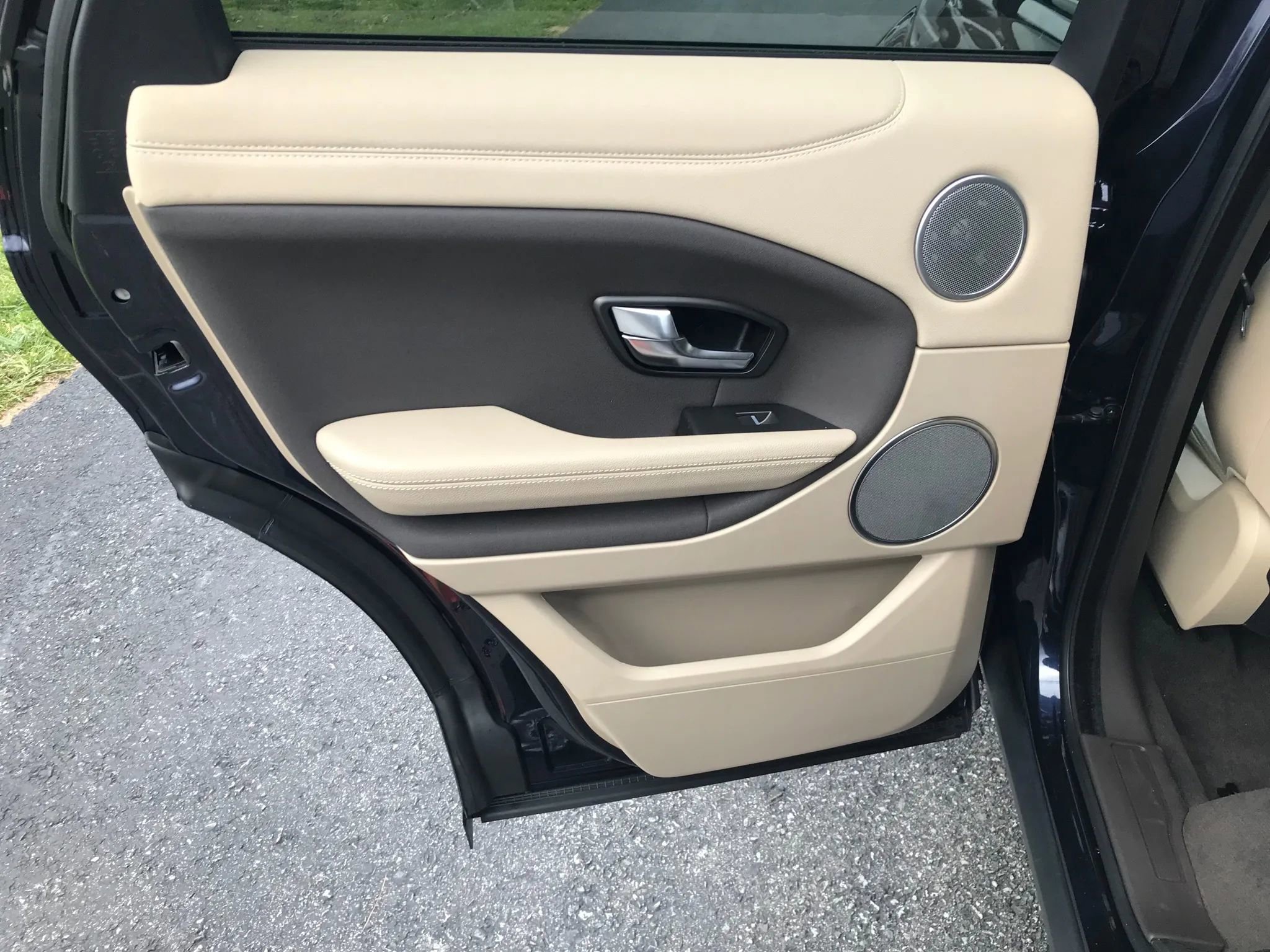 Used 2018 Land Rover Range Rover Evoque image 33