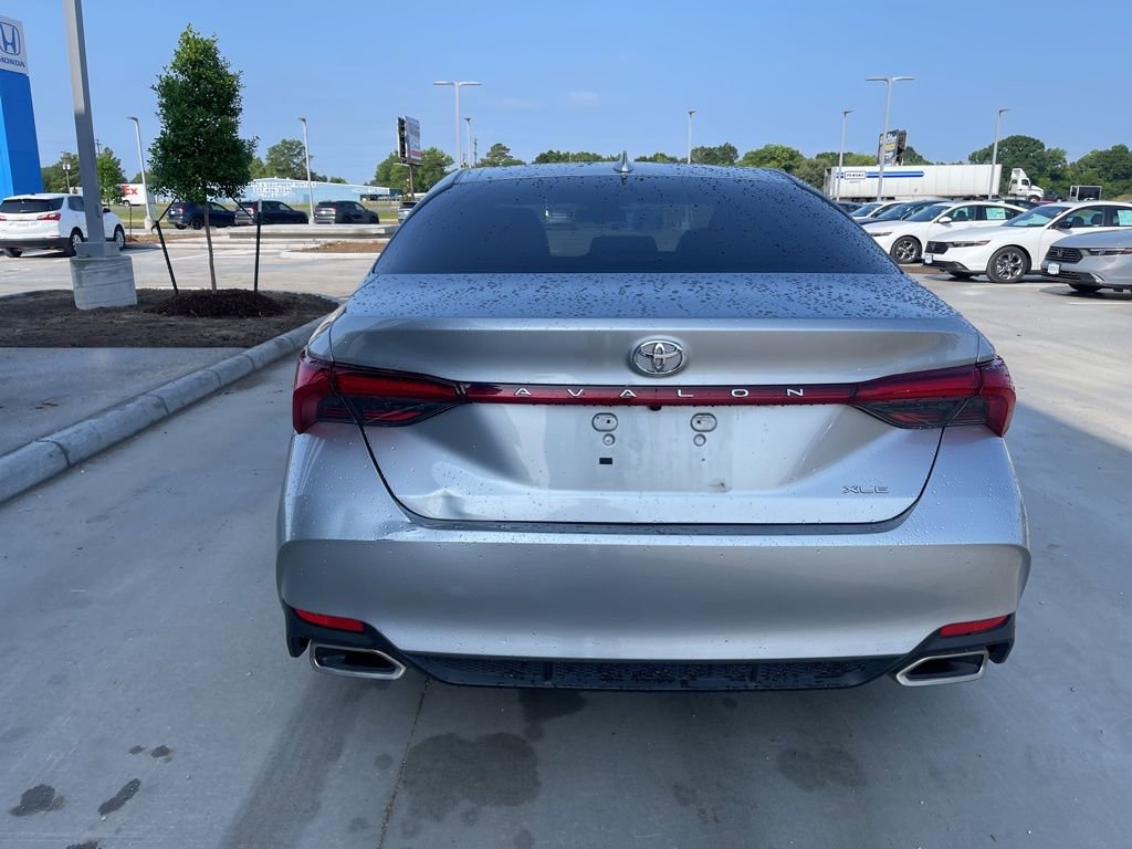Used 2022 Toyota Avalon XLE FWD image 6