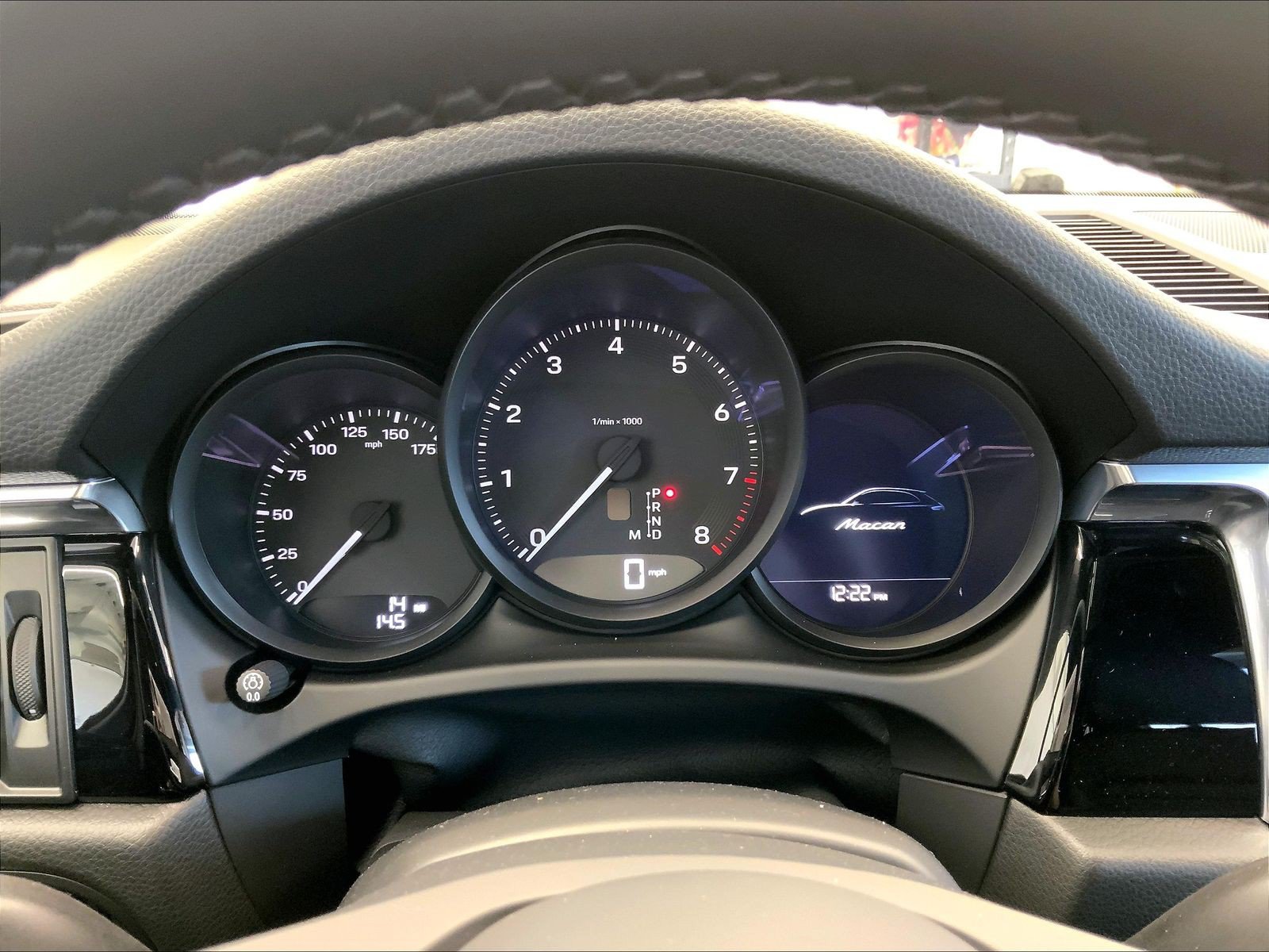 Certified 2026 Porsche Macan AWD/4WD image 24