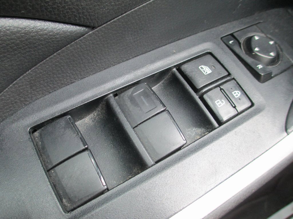 Used 2021 Toyota RAV4 LE image 18