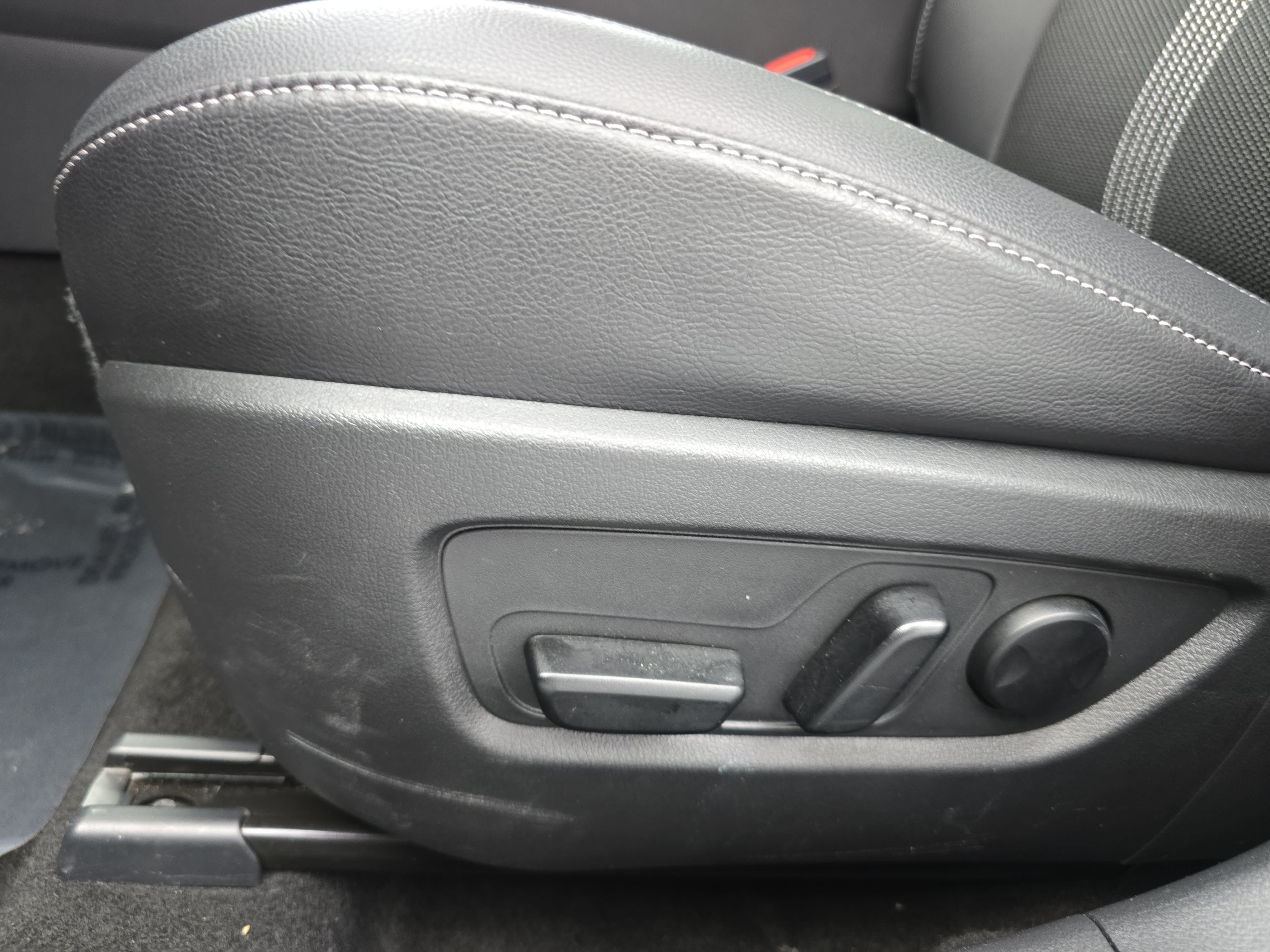 Used 2025 MAZDA CX-50 AWD 2.5 S w/ Premium Package image 29