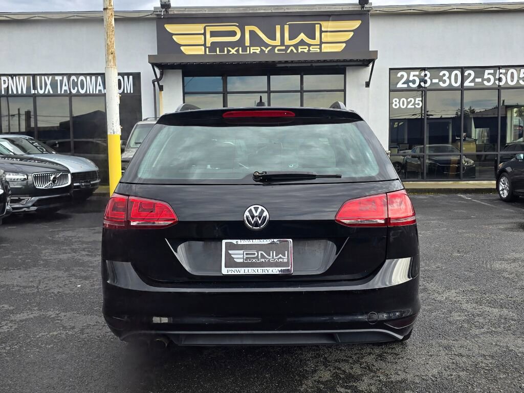 Used 2016 Volkswagen Golf SE image 8