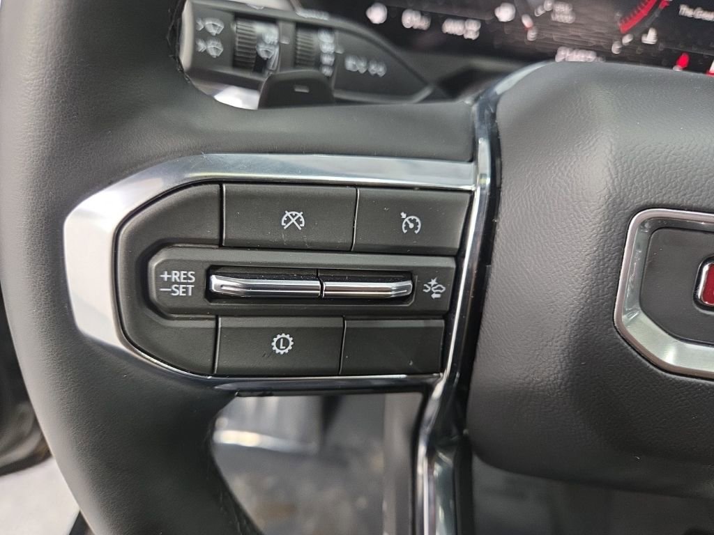 Used 2025 GMC Acadia Elevation AWD/4WD image 13