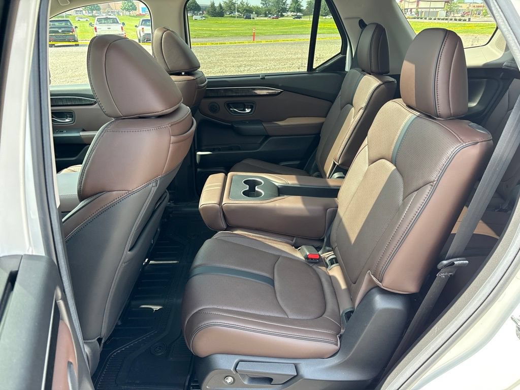 Used 2025 Honda Pilot Elite image 17