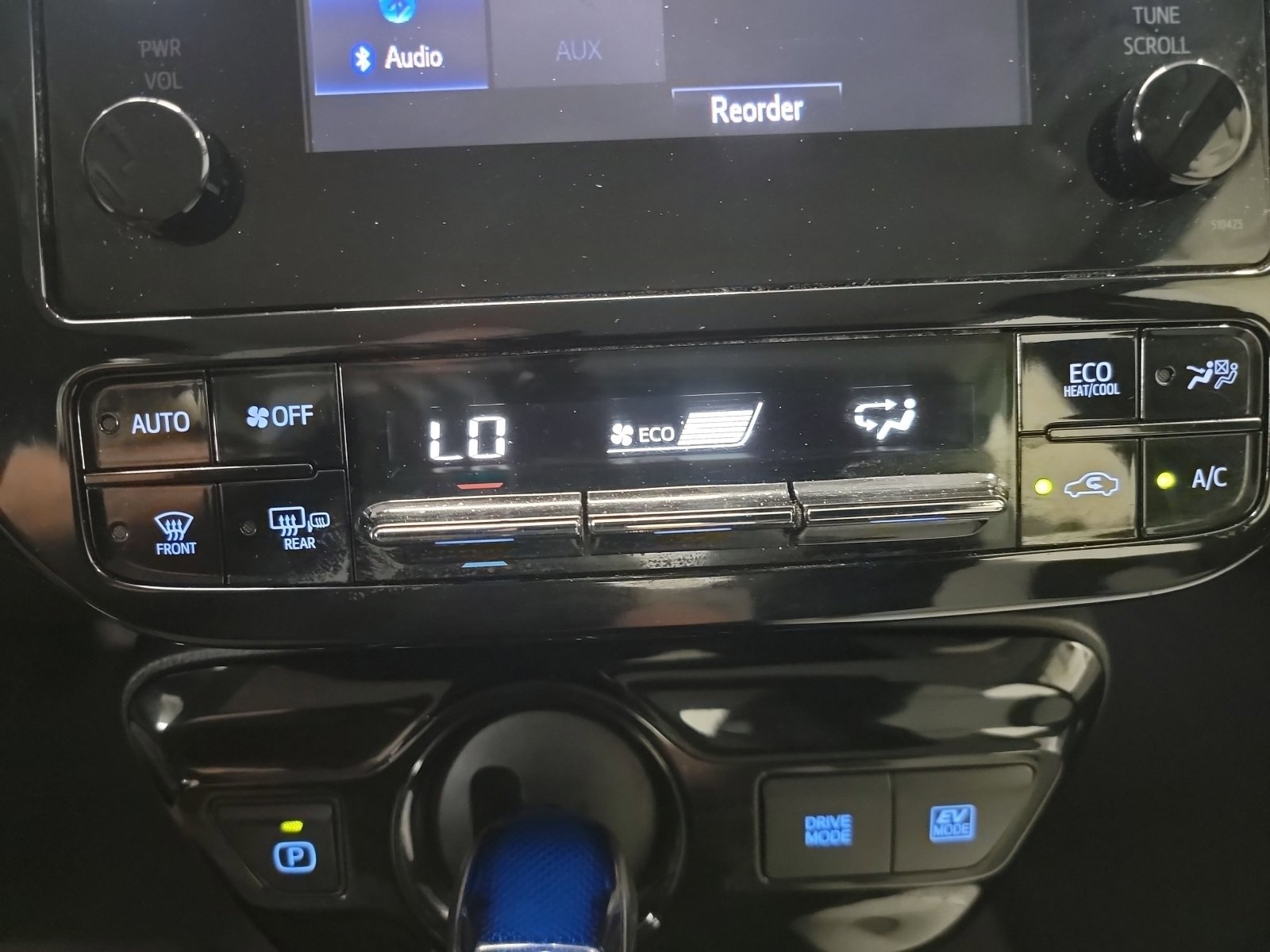 Used 2019 Toyota Prius XLE AWD/4WD image 21