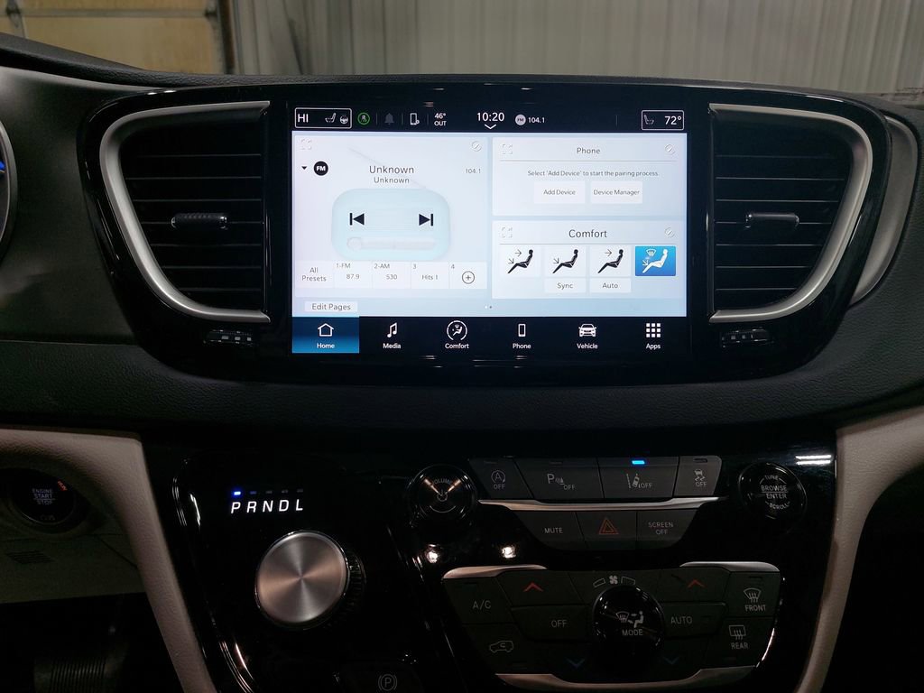 Used 2024 Chrysler Pacifica Touring-L FWD image 19