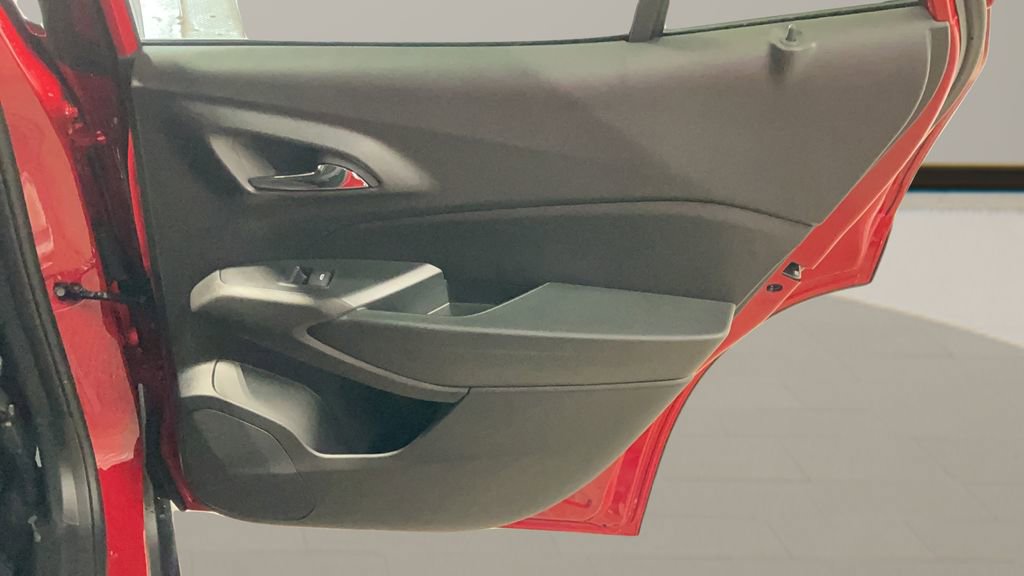 New 2026 Chevrolet Trax RS image 18