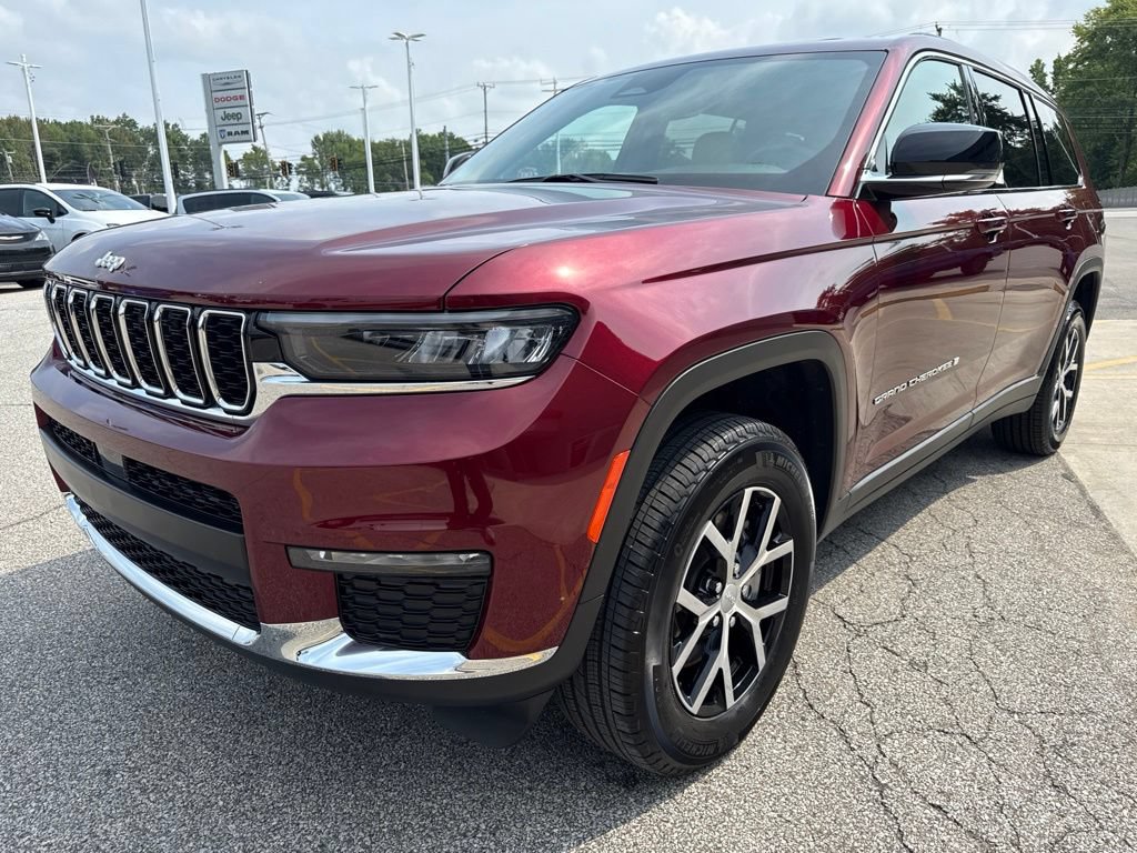 Used 2025 Jeep Grand Cherokee L Limited AWD/4WD image 14
