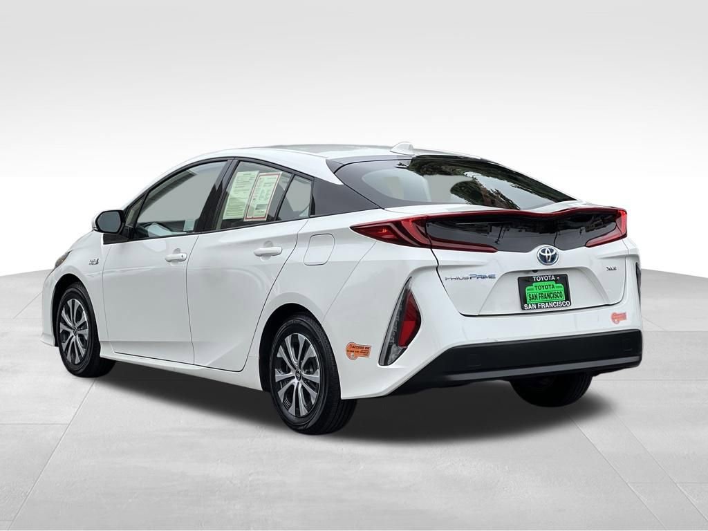 Used 2020 Toyota Prius Prime XLE FWD image 3